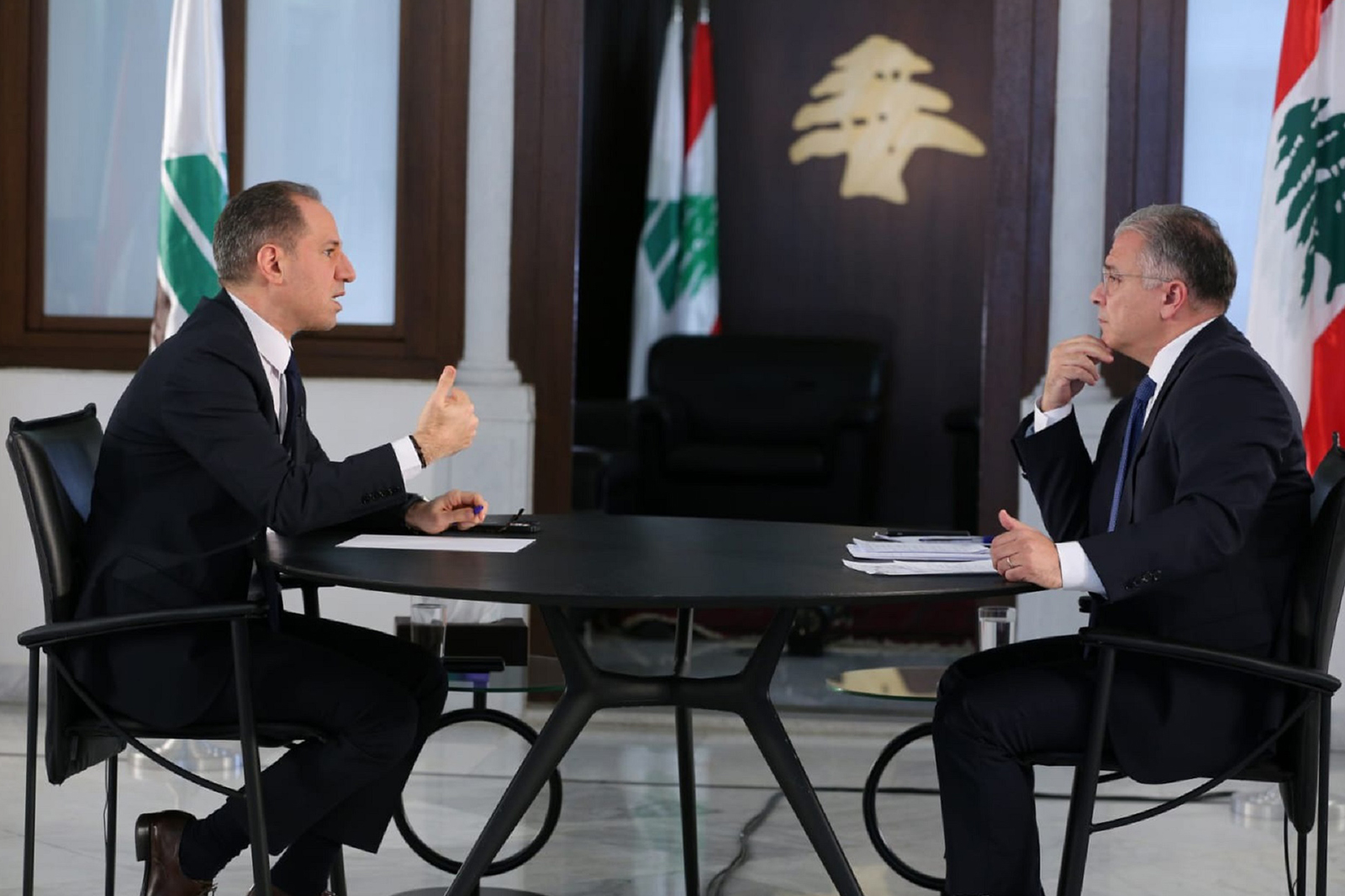 بقاء السلاح انتهاك للدستور وللقانون والمساواة... ومتفائل بمسار البلد الخارج من كبوة كبيرة